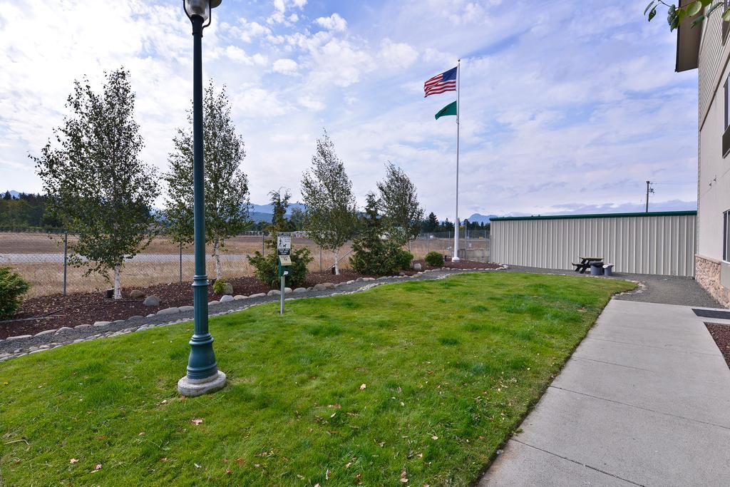 Quality Inn & Suites Sequim At Olympic National Park Екстер'єр фото