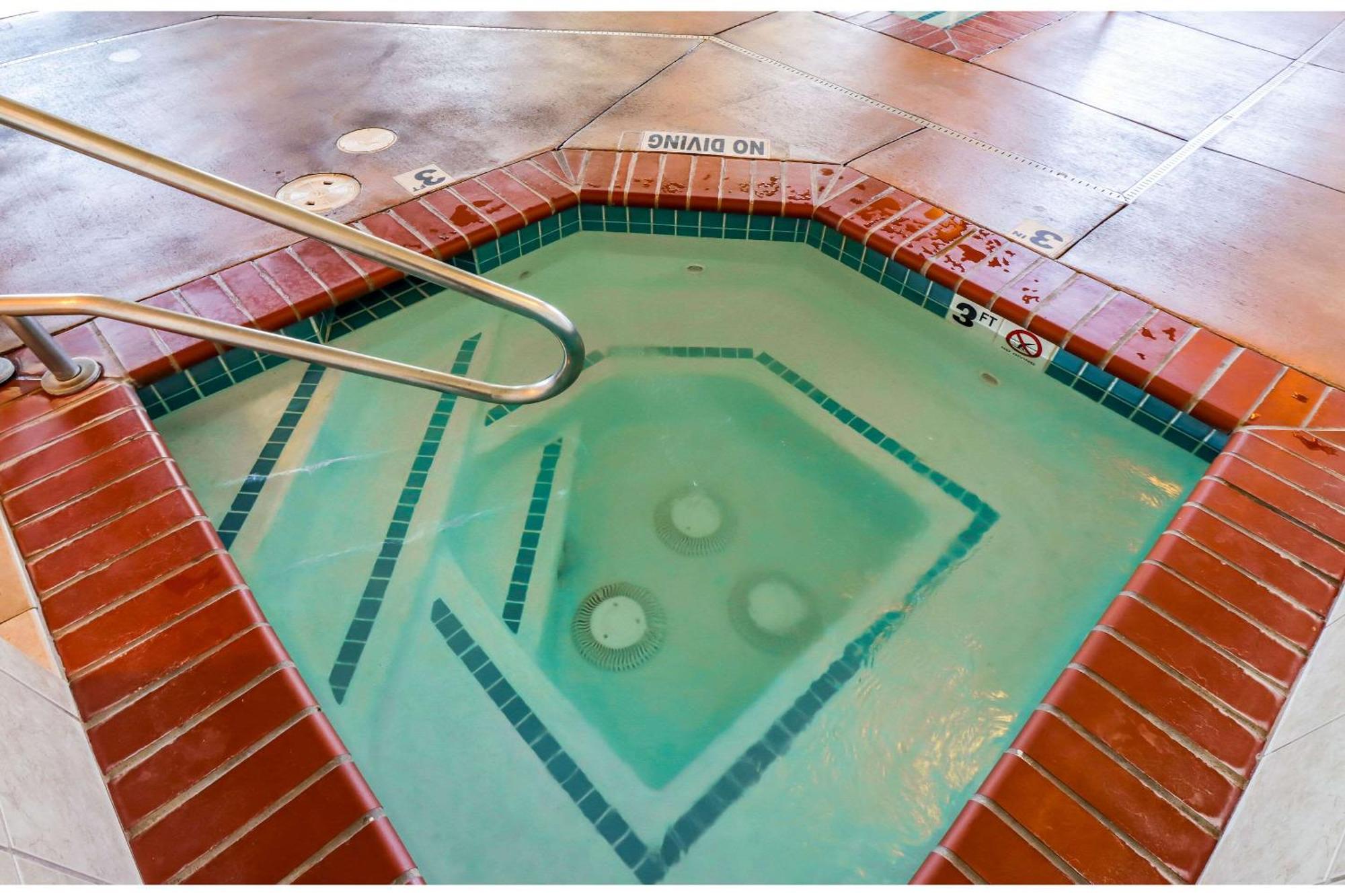 Quality Inn & Suites Sequim At Olympic National Park Екстер'єр фото
